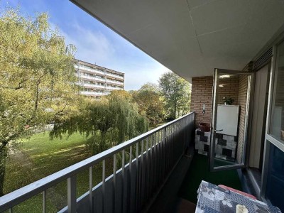 Helle vier Zimmer-Wohnung mit Blick ins Grüne – Komfort mit Aufzug und Stellplatz in Bonn-Aue