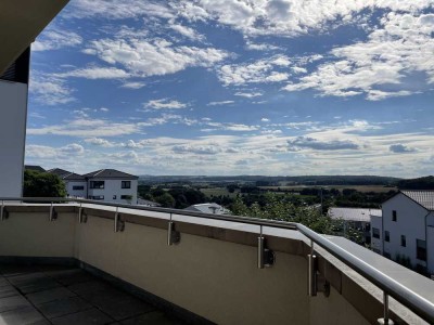 4 Zimmer Wohnung mit Carport und Traumblick über das Leinetal
