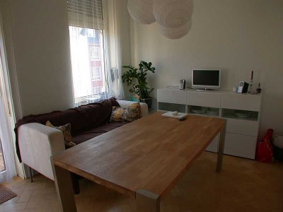 In Stilaltbau seitlich Bahnhofstr. ! 1 ZKBB - 50 m² mit Wohnküche und Parkett € 615,- + NK
