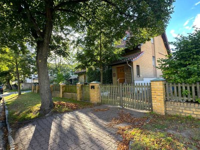 Provisionsfrei: Großzügiges Eigenheim mit Dachausbau, Kamin und viel Platz zum Wohlfühlen