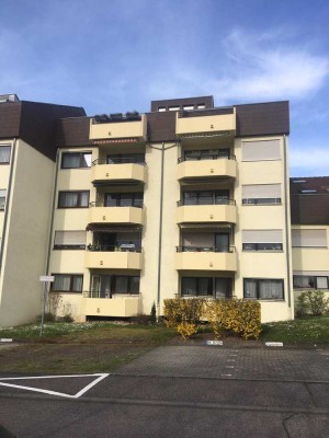 Geschmackvolle, gepflegte 3,5-Zimmer-Dachgeschosswohnung mit Einbauküche in Neckarsulm