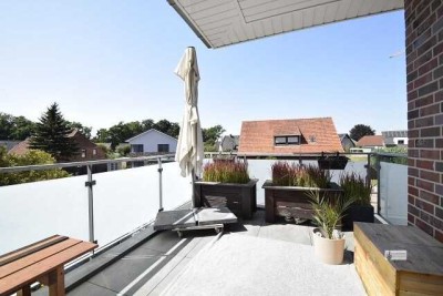 Etagen Whg. im OG 
Einbauküche kann übernommen werden
Garage, West - Balkon