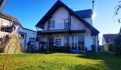 Schönes 6-Zi-Einfamilienhaus (inkl. PV-Anlage) mit Garten, Pool und Kamin in Langenweddingen