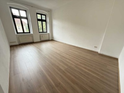 Gut geschnittene 3,5-Raumwohnung mit Wannenbad & einfacher Einbauküche in der Görlitzer Südstadt!