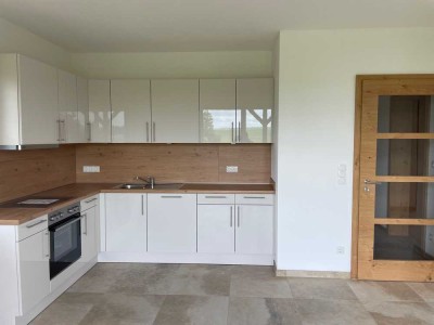 Exklusive 2,5-Zimmer-Wohnung mit gehobener Innenausstattung mit Einbauküche in Hofkirchen