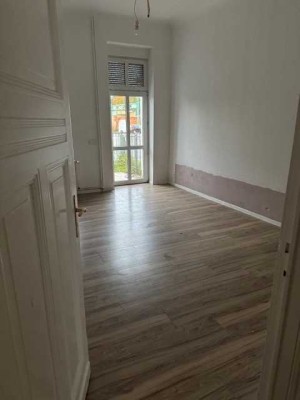 Gepflegte 3 Raum-Wohnung mit Terrasse und EBK in Berlin-Mahlsdorf (Hellersdorf)