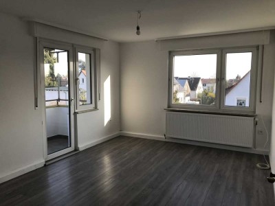 gemütliche 2-ZKB-Wohnung mit sep. Büro oder Gästezimmer im DG