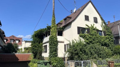 Sehr gepflegtes Wohnhaus mit Lagergebäude und einem großen Innenhof