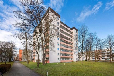 Helle 3-Zi.-Wohnung mit großem Balkon und Blick in parkähnliche Anlage in München - Hadern
