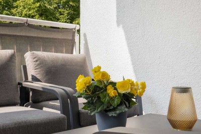 GRÜNWALD - 2-Zimmer-Wohnung mit Wohnküche, großem Balkon und herrlichem Blick ins Grüne!