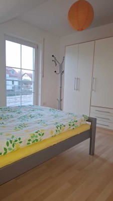 Helle 2-Zimmer-DG-Wohnung in Oberding
