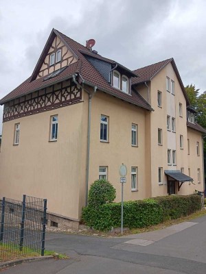 Charmante 2-Zimmer-Wohnung mit Balkon & Stellplatz im Herzen von Meiningen