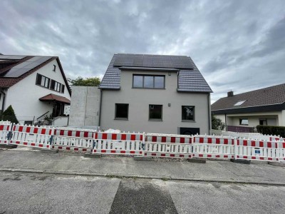 Neubau 4-Zimmer Maisonette Wohnung mit EBK und Stellplatz im Wohngebiet Sand