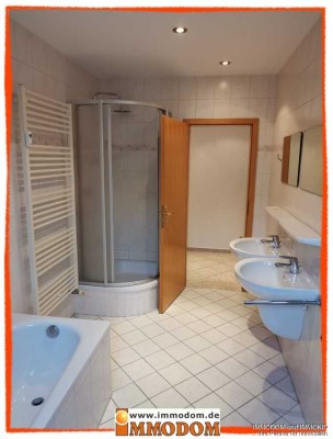 4-Zimmer-Wohnung in beliebter Wohnlage Zwickaus mit LAMINAT und BALKON zu vermieten!