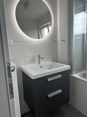 3-Zimmer Dachgeschosswohnung mit Balkon und Parkplätzen