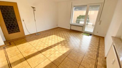 Schöne 3 ZW + Esszimmer mit 35 m² Terrasse in ruhiger Lage