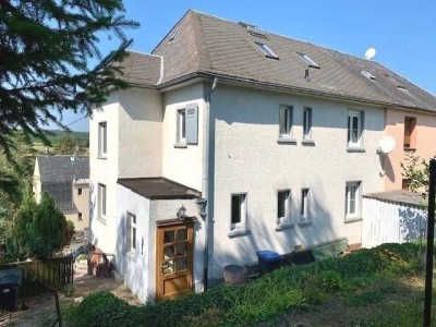 Geräumiges Wohnhaus mit Ausblick !