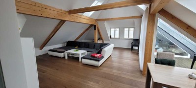 Sehr schöne Zweizimmer-Dachgeschosswohnung in Griesheim