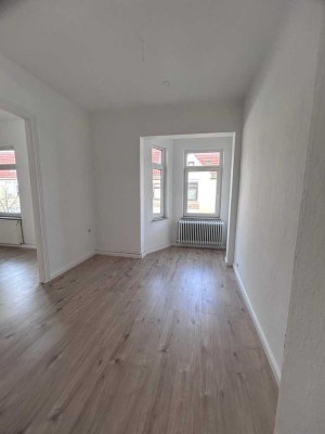 Erstbezug nach Sanierung: 3-Zimmer-Wohnung im 3. OG rechts