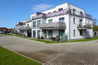 Barrierefreie Terrassenwohng, Südterrasse; PKW-Stellplatz, Maßeinbauküche im Ostseebad Nienhagen!