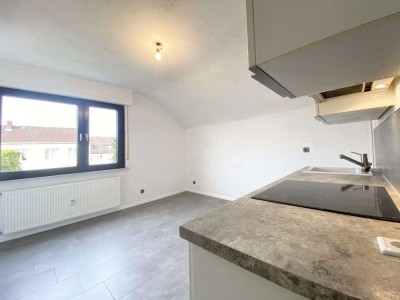 Helle Dachgeschosswohnung mit Einbauküche - Vermietet