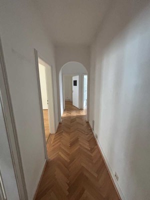 Geräumige 2-ZKB-Wohnung in zentraler Lage zu vermieten!