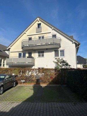 Geschmackvolle, gepflegte 4-Zimmer-Maisonette-Wohnung mit geh. Innenausstattung mit Balkon und EBK