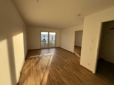 Stilvolle 2-Zimmer- Wohnung: Erstbezug mit Balkon und Einbauküche