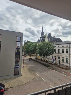 Top-sanierte 2,5-Zimmer-Wohnung mit Balkon & Tiefgarage – zentrumsnah in Köthen!