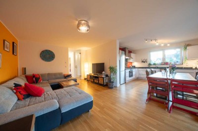 Exklusive 4 Zimmer-EG-Wohnung, 2 Bäder, barrierearm, EBK, 200 m² eigener Garten, TG, provisionsfrei!