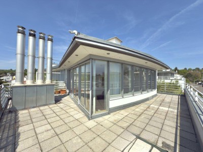 Dachgeschosswohnung in Top-Lage: Terrasse, Weitblick, Komfort!