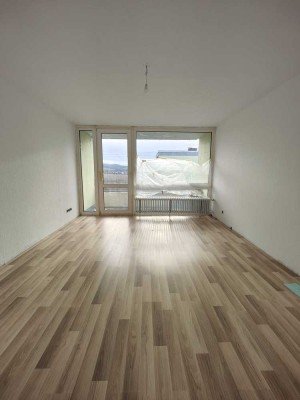 3,5-Zimmer-Wohnung mit Balkon und schönem Ausblick