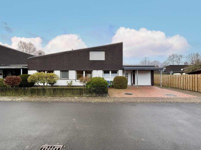 Großzügiger Reiheneckbungalow mit Garten und Garage