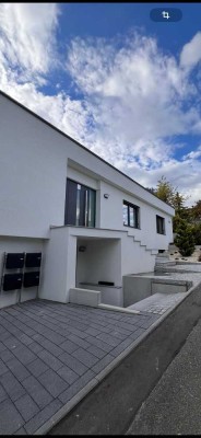 Erstbezug nach Sanierung: exklusive 3-Zimmer-Wohnung mit EBK in Kernen