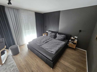 Ansprechendes und neuwertiges 4,5-Zimmer-Reiheneckhaus mit geh. Innenausstattung und EBK