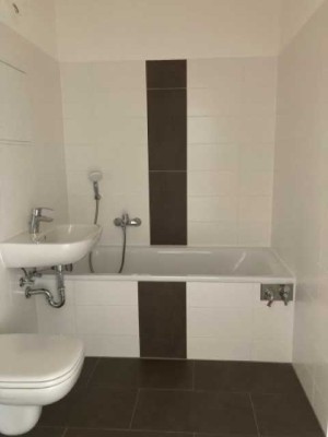 3 Zimmer mit Balkon