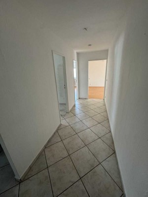 Helle 2-Zimmer-Wohnung mit Balkon im 2. OG in Oberasbach