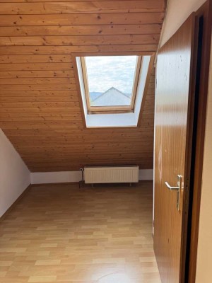Sanierte Wohnung mit drei Zimmern und Balkon in Eislingen/Fils