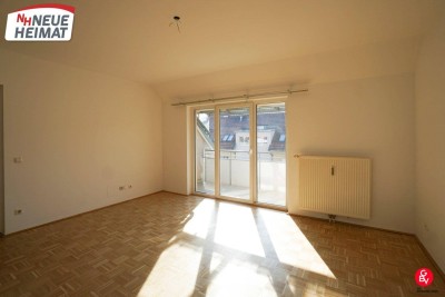 GERÄUMIGE 3-ZIMMER-DACHGESCHOSSWOHNUNG MIT LOGGIA IN KATSDORF!