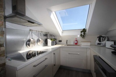Hausgefühl in der Wohnung: Geräumige und moderne 5-Zimmer Eigentumswohnung in Kronberg-Oberhöchstadt