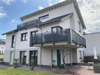 Neubau am Rand eines Naturschutzgebiets in ruhiger Lage