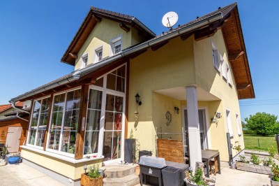 Einfamilienhaus auf großem Grundstück mit Doppelgarage, Pool und Wintergarten in Asten