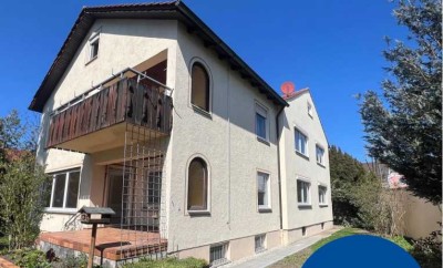 Geräumiges, günstiges 9-Zimmer-Zweifamilienhaus in Königsbrunn im Zentrum mit Garage