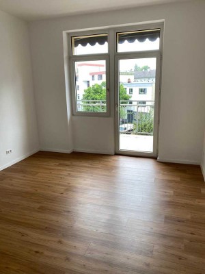 Gepflegte 2-Zimmer-Wohnung mit Balkon und EBK in Karlsruhe