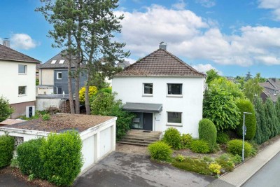 Exklusives Ein-/ Zweifamilienhaus mit tollem Garten und Doppelgarage