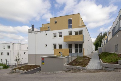 ERSTBEZUG: schöne Wohnung mit Grünblick und Garagenabstellplatz