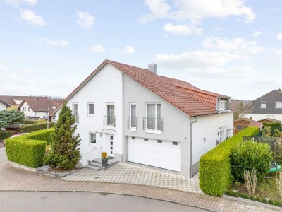 Hochwertiges, freistehendes Einfamilienhaus mit Garten & Einliegerwohnung in erstklassiger Wohnlage