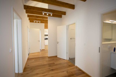 Schöne, moderne 3-Zimmer-Dachgeschosswohnung 76 m² in der Landshuter Altstadt direkt am Hofberg