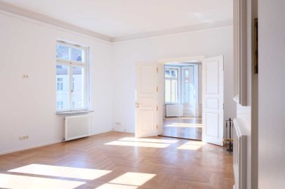 Exklusive Altbau-Etage: Großzügige 7,5 Zimmer in begehrter Maxvorstadt-Lage