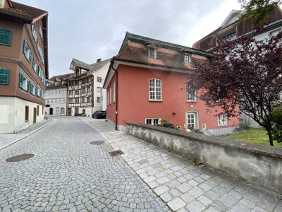 Altbaucharme: Zentrale 2-Zimmerwohnung in der Feldkircher Stadt zu vermieten!